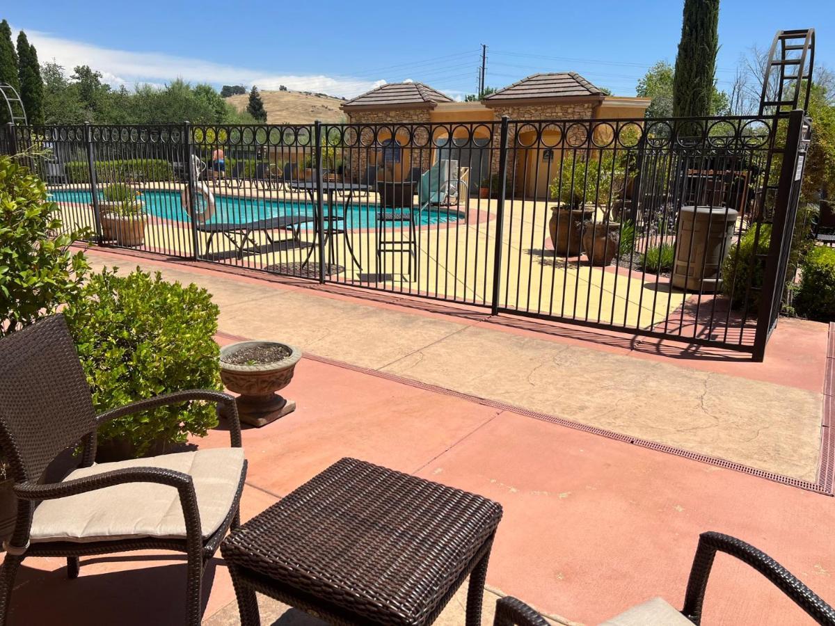 Holiday Inn Express Hotel & Suites El Dorado Hills By Ihg Екстер'єр фото